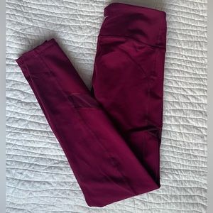 Old Navy GoDry leggings with mesh details